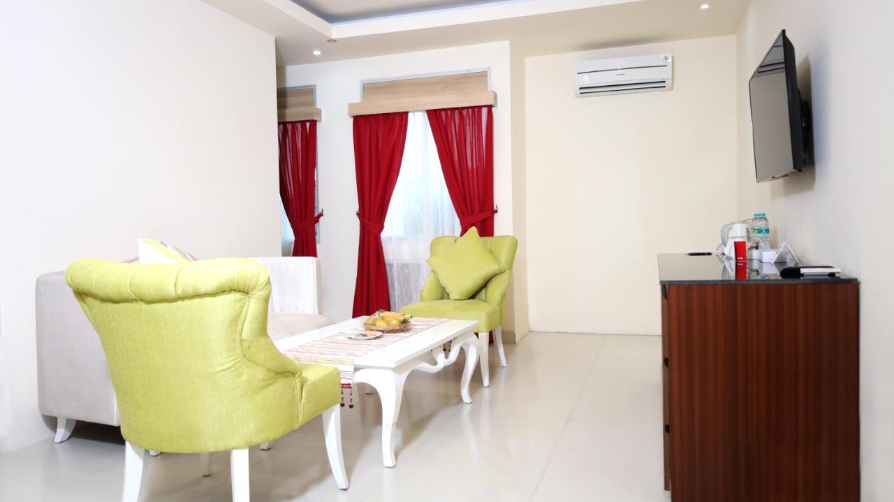 Moritz Hotel Rsab Harapan Kita Джакарта Екстериор снимка
