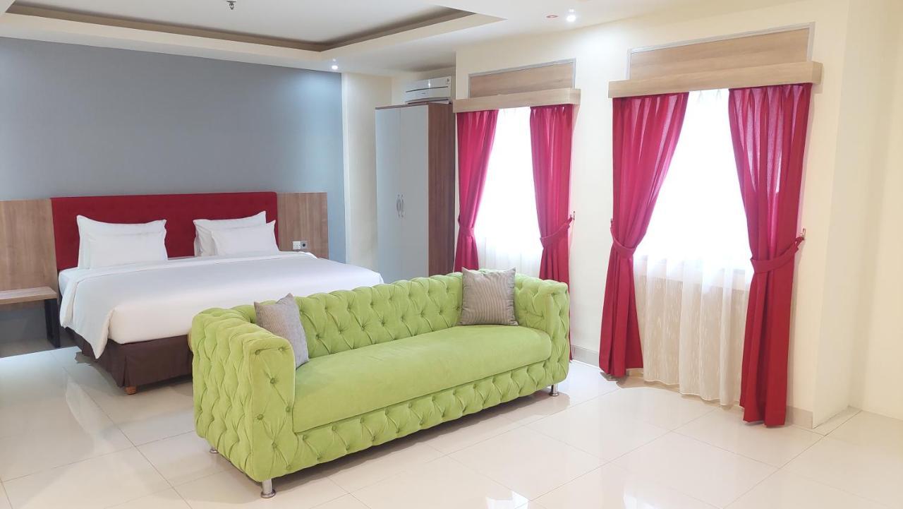 Moritz Hotel Rsab Harapan Kita Джакарта Екстериор снимка