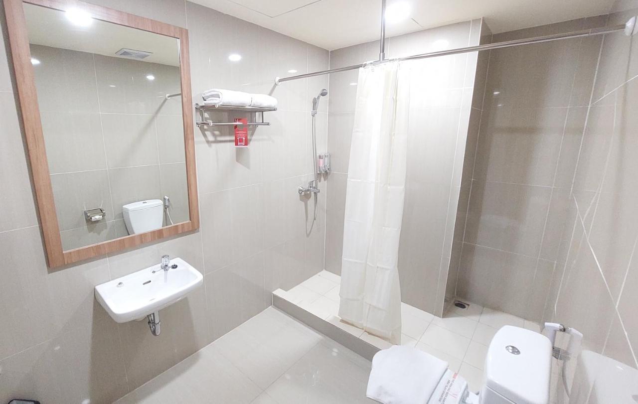 Moritz Hotel Rsab Harapan Kita Джакарта Екстериор снимка