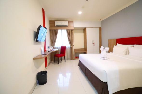 Moritz Hotel Rsab Harapan Kita Джакарта Екстериор снимка